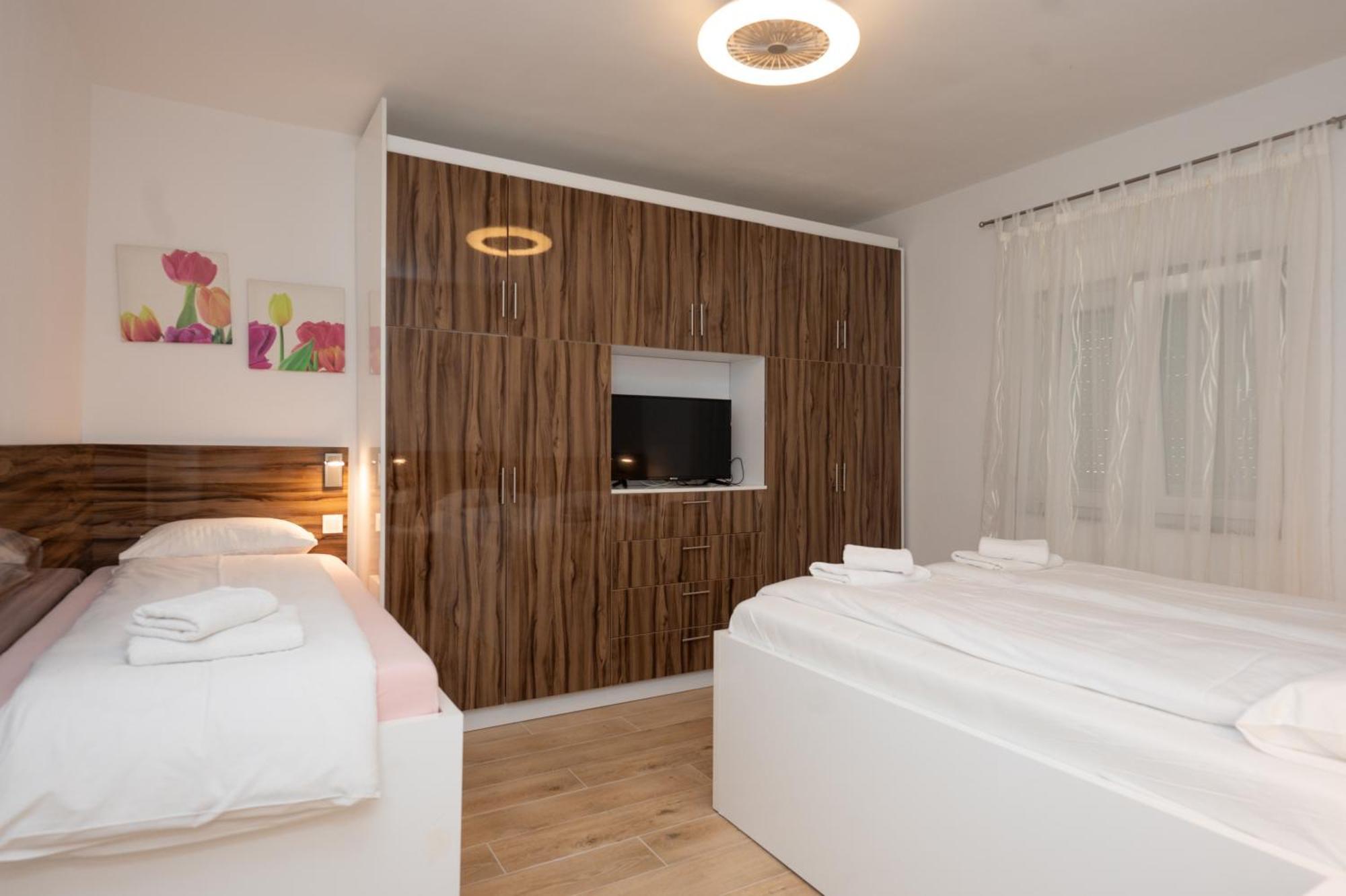 Holiday Home Luka Pridraga Exterior photo